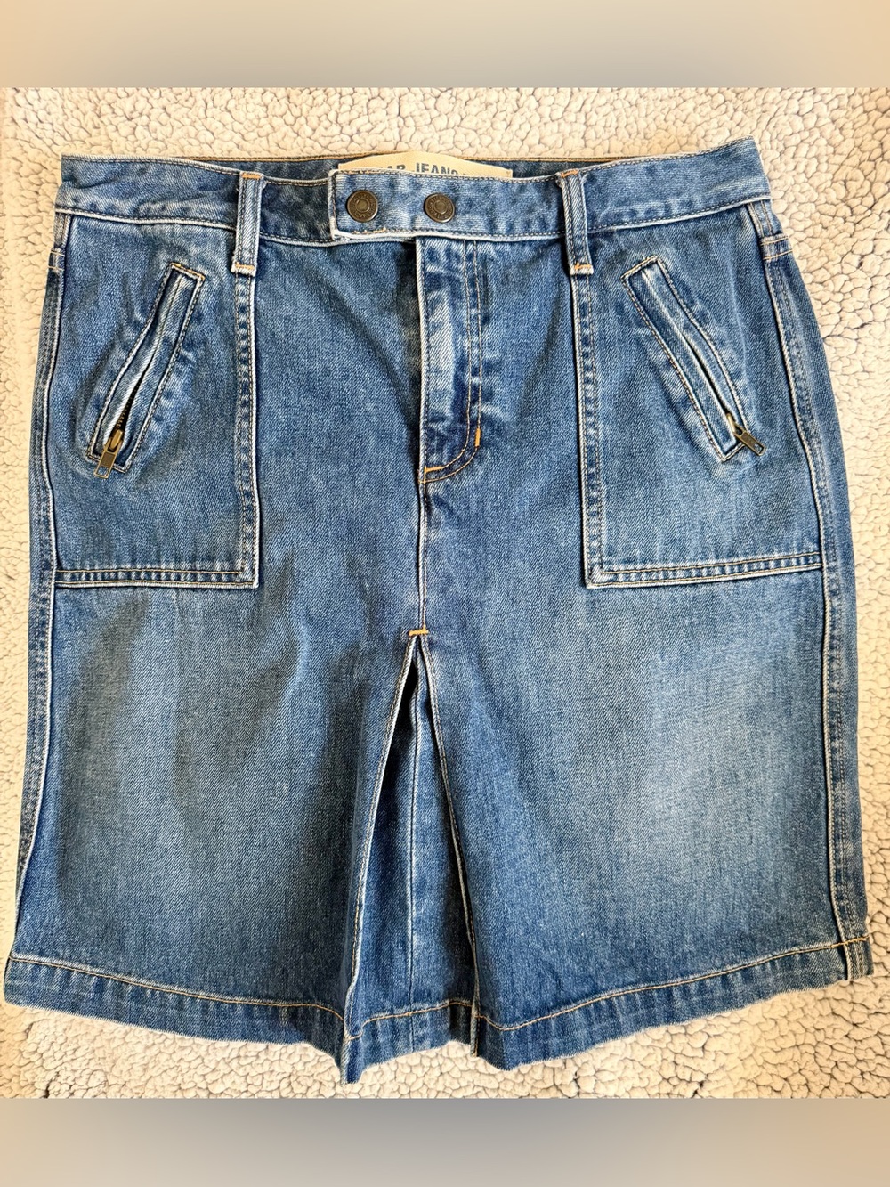 GAP Women’s Relaxed Denim Skirt with Zip Pocket Details
